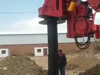 客戶工地現(xiàn)場打石頭